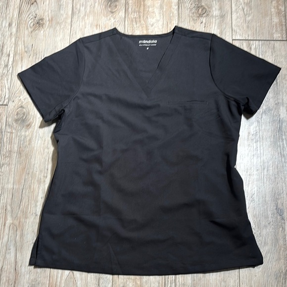 Mandala Black Women's Scrub Top Size Medium - Picture 1 of 5